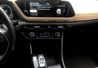Подержанный автомобиль Hyundai Sonata 2019 года (10 фото)