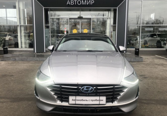 Подержанный автомобиль Hyundai Sonata 2019 года (2 фото)