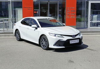 Подержанный автомобиль Toyota Camry Sedan 2021 года (3 фото)