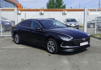 Подержанный автомобиль Hyundai Sonata 2020 года (3 фото)