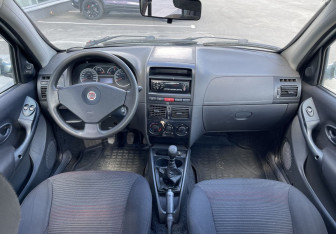Подержанный автомобиль Fiat Albea 2011 года (10 фото)