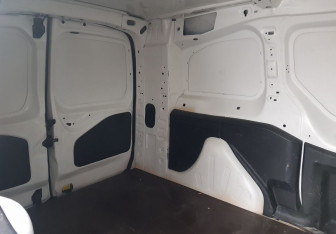 Подержанный автомобиль Peugeot Partner 2013 года (11 фото)