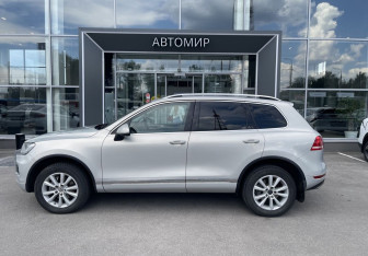 Подержанный автомобиль Volkswagen Touareg 2012 года (8 фото)