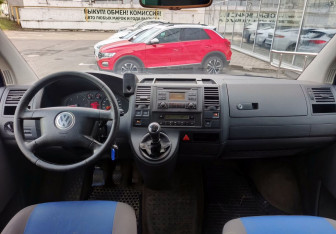 Подержанный автомобиль Volkswagen Caravelle 2007 года (14 фото)