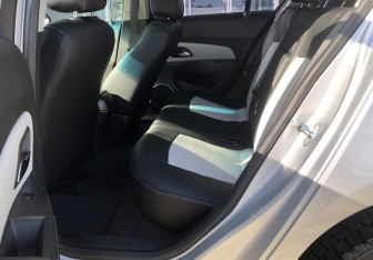 Подержанный автомобиль Chevrolet Cruze Sedan 2011 года (11 фото)