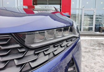 Подержанный автомобиль Kia K5 2022 года (9 фото)