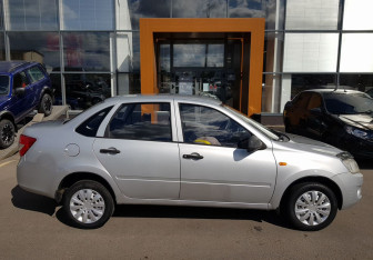 Подержанный автомобиль LADA (ВАЗ) Granta Sedan 2012 года (4 фото)