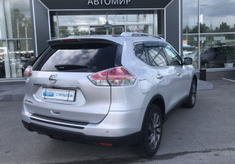Подержанный автомобиль Nissan X-Trail 2015 года (5 фото)