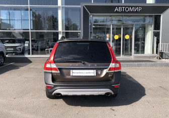 Подержанный автомобиль Volvo XC70 2014 года (6 фото)
