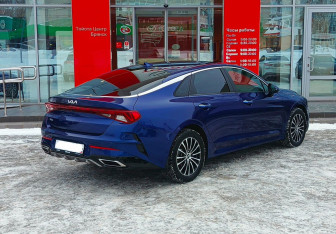 Подержанный автомобиль Kia K5 2022 года (5 фото)