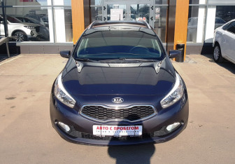 Подержанный автомобиль Kia Ceed Wagon 2013 года (2 фото)