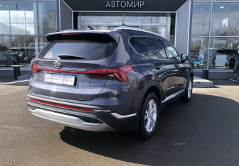 Подержанный автомобиль Hyundai Santa Fe 2021 года (5 фото)