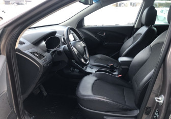 Подержанный автомобиль Hyundai ix35 2014 года (9 фото)