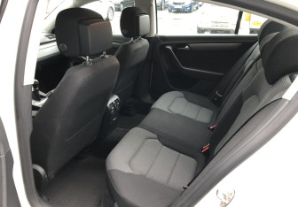 Подержанный автомобиль Volkswagen Passat Sedan 2012 года (11 фото)
