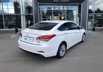 Подержанный автомобиль Hyundai i40 Sedan 2013 года (5 фото)