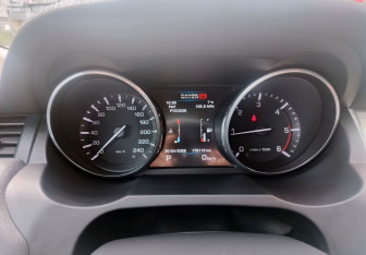 Подержанный автомобиль Land Rover Range Rover Evoque 2011 года (13 фото)