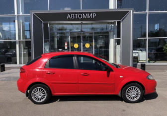Подержанный автомобиль Chevrolet Lacetti Hatchback 2006 года (4 фото)