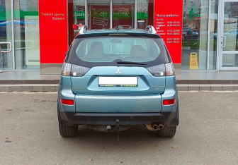 Подержанный автомобиль Mitsubishi Outlander 2008 года (6 фото)