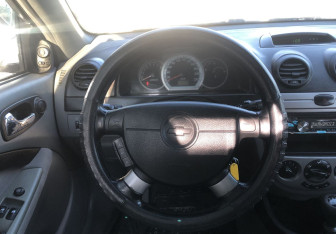 Подержанный автомобиль Chevrolet Lacetti Hatchback 2008 года (12 фото)