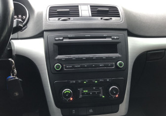 Подержанный автомобиль Skoda Yeti 2014 года (14 фото)