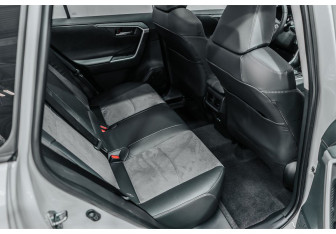 Новый Toyota RAV4 2025 (13 фото)