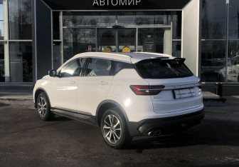 Подержанный автомобиль Geely Coolray 2023 года (7 фото)