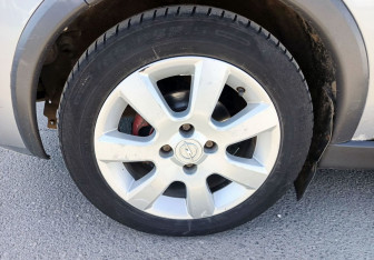 Подержанный автомобиль Opel Corsa 2005 года (10 фото)