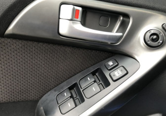 Подержанный автомобиль Kia Cerato Sedan 2010 года (13 фото)