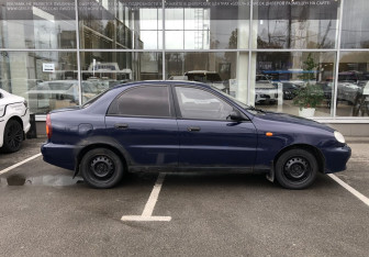 Подержанный автомобиль Chevrolet Lanos 2008 года (8 фото)