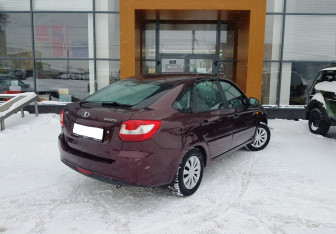 Подержанный автомобиль LADA (ВАЗ) Granta Liftback 2015 года (5 фото)