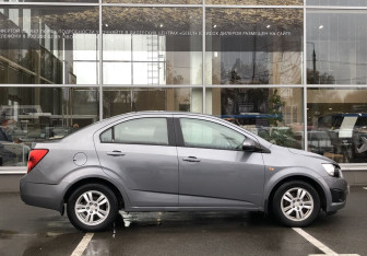 Подержанный автомобиль Chevrolet Aveo Sedan 2014 года (4 фото)