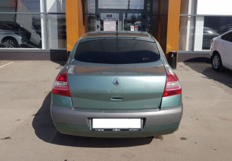 Подержанный автомобиль Renault Megane Sedan 2006 года (6 фото)