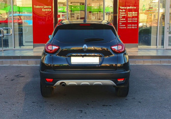 Подержанный автомобиль Renault Kaptur 2020 года (6 фото)