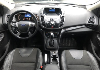 Подержанный автомобиль Ford Kuga 2014 года (10 фото)