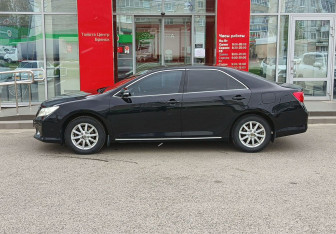 Подержанный автомобиль Toyota Camry Sedan 2012 года (8 фото)