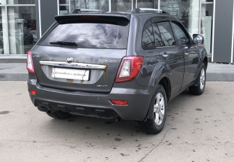 Подержанный автомобиль Lifan X60 2015 года (5 фото)
