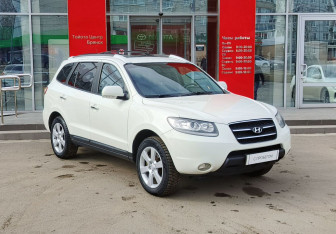 Подержанный автомобиль Hyundai Santa Fe 2009 года (3 фото)