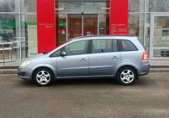 Подержанный автомобиль Opel Zafira Compactvan 2008 года (8 фото)