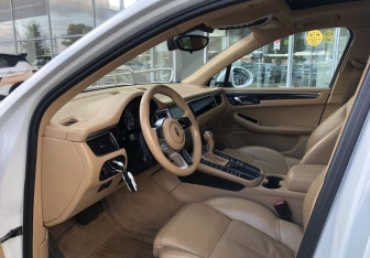 Подержанный автомобиль Porsche Macan 2015 года (9 фото)