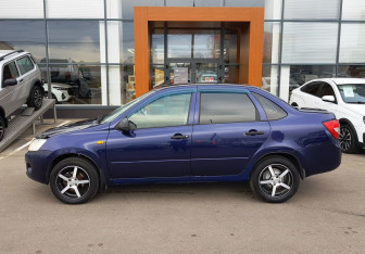Подержанный автомобиль LADA (ВАЗ) Granta Sedan 2013 года (8 фото)