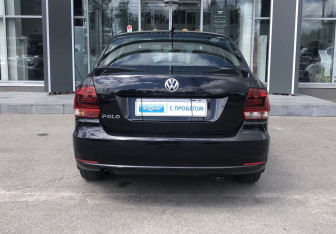 Подержанный автомобиль Volkswagen Polo Sedan 2016 года (6 фото)