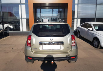 Подержанный автомобиль Renault Duster 2013 года (6 фото)