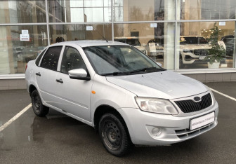 Подержанный автомобиль LADA (ВАЗ) Granta Sedan 2013 года (3 фото)