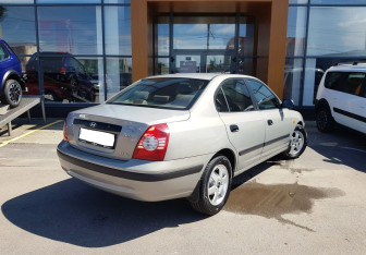 Подержанный автомобиль Hyundai Elantra Sedan 2008 года (5 фото)