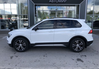 Подержанный автомобиль Volkswagen Tiguan 2019 года (8 фото)