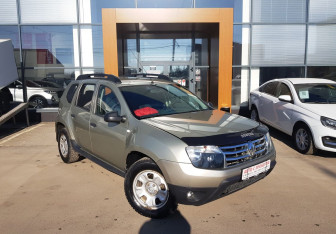 Подержанный автомобиль Renault Duster 2013 года (3 фото)