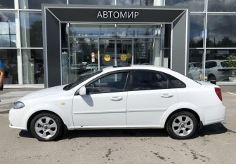 Подержанный автомобиль Daewoo Gentra Sedan 2013 года (8 фото)