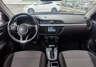 Подержанный автомобиль Kia Rio Sedan 2019 года (15 фото)