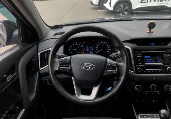 Подержанный автомобиль Hyundai Creta 2018 года (12 фото)