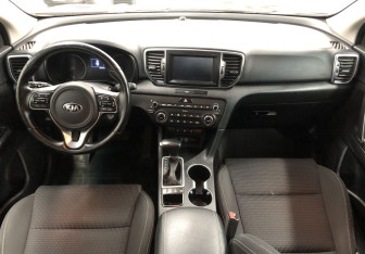 Подержанный автомобиль Kia Sportage 2016 года (10 фото)